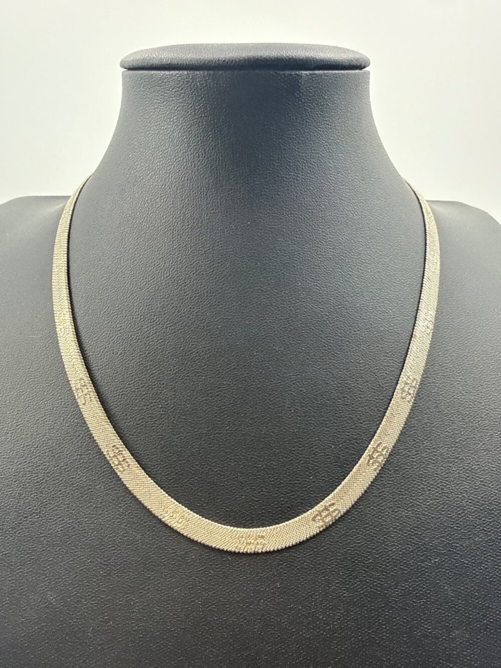 Vintage 90s Silver Flat Mesh Herringbone Dollar Sign Money Chain Choker Necklace